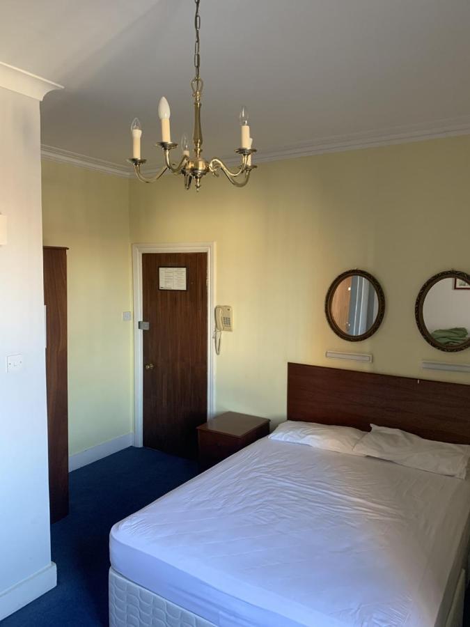 לונדון Merlyn Court Hotel מראה חיצוני תמונה