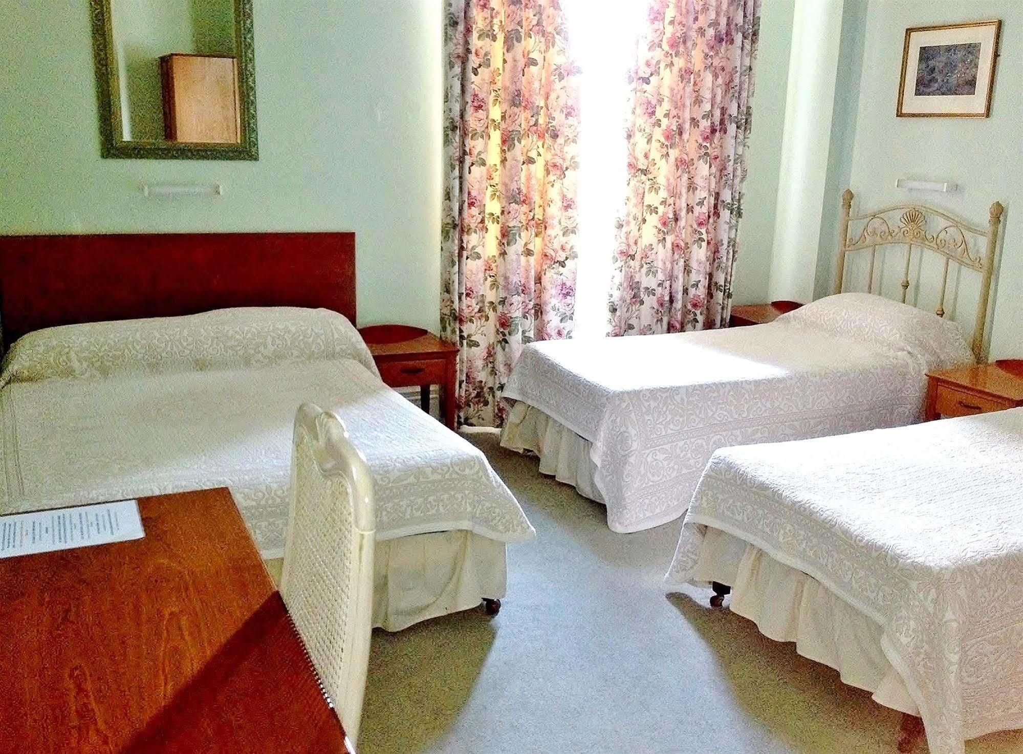 לונדון Merlyn Court Hotel מראה חיצוני תמונה