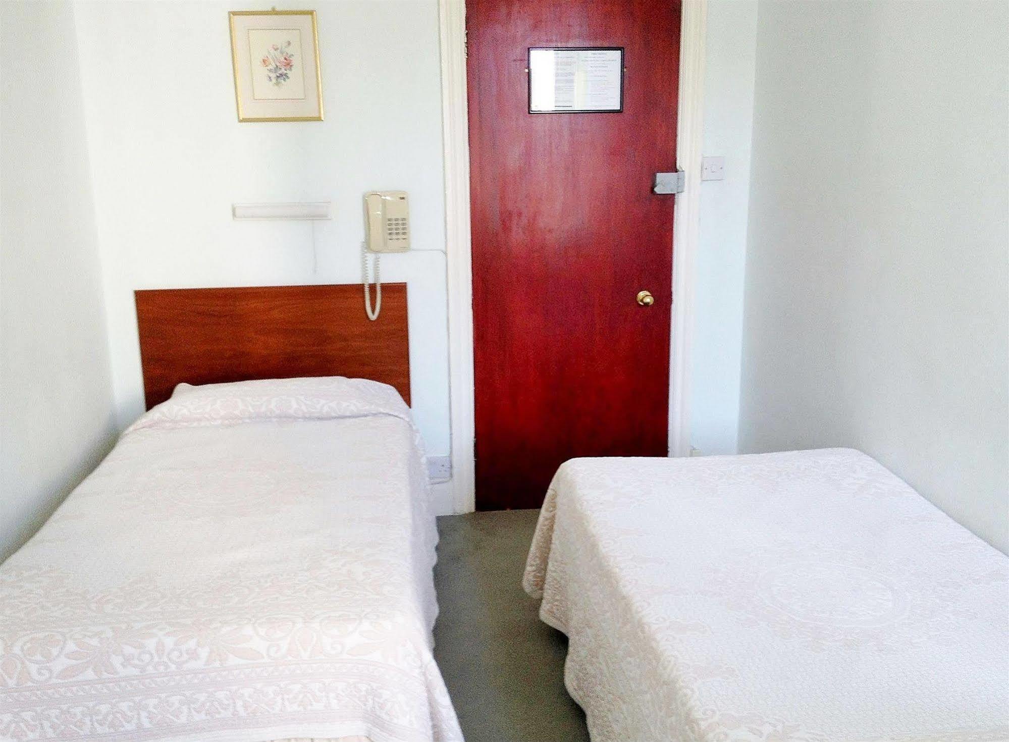 לונדון Merlyn Court Hotel מראה חיצוני תמונה
